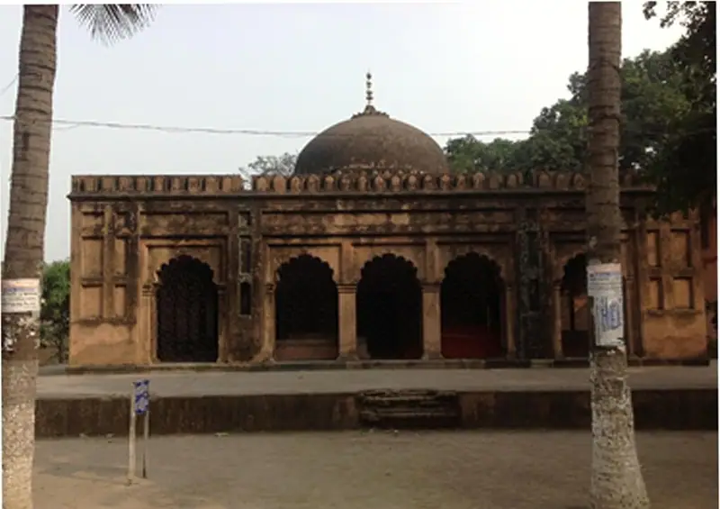 Mughal Shrines in Dhaka